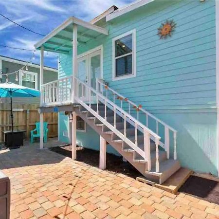 Hidden Hideaway! Bungalow 2 Blocks From The Beach! Sleeps 3 Villa Galveston Eksteriør bilde
