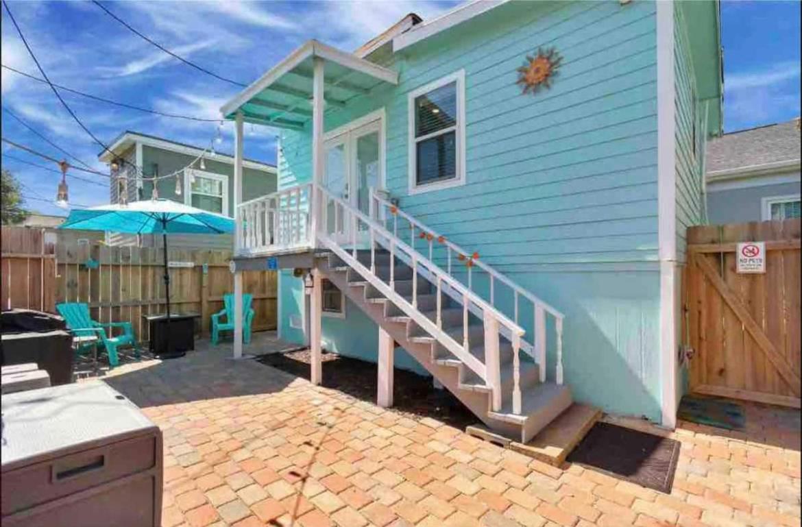 Hidden Hideaway! Bungalow 2 Blocks From The Beach! Sleeps 3 Villa Galveston Eksteriør bilde